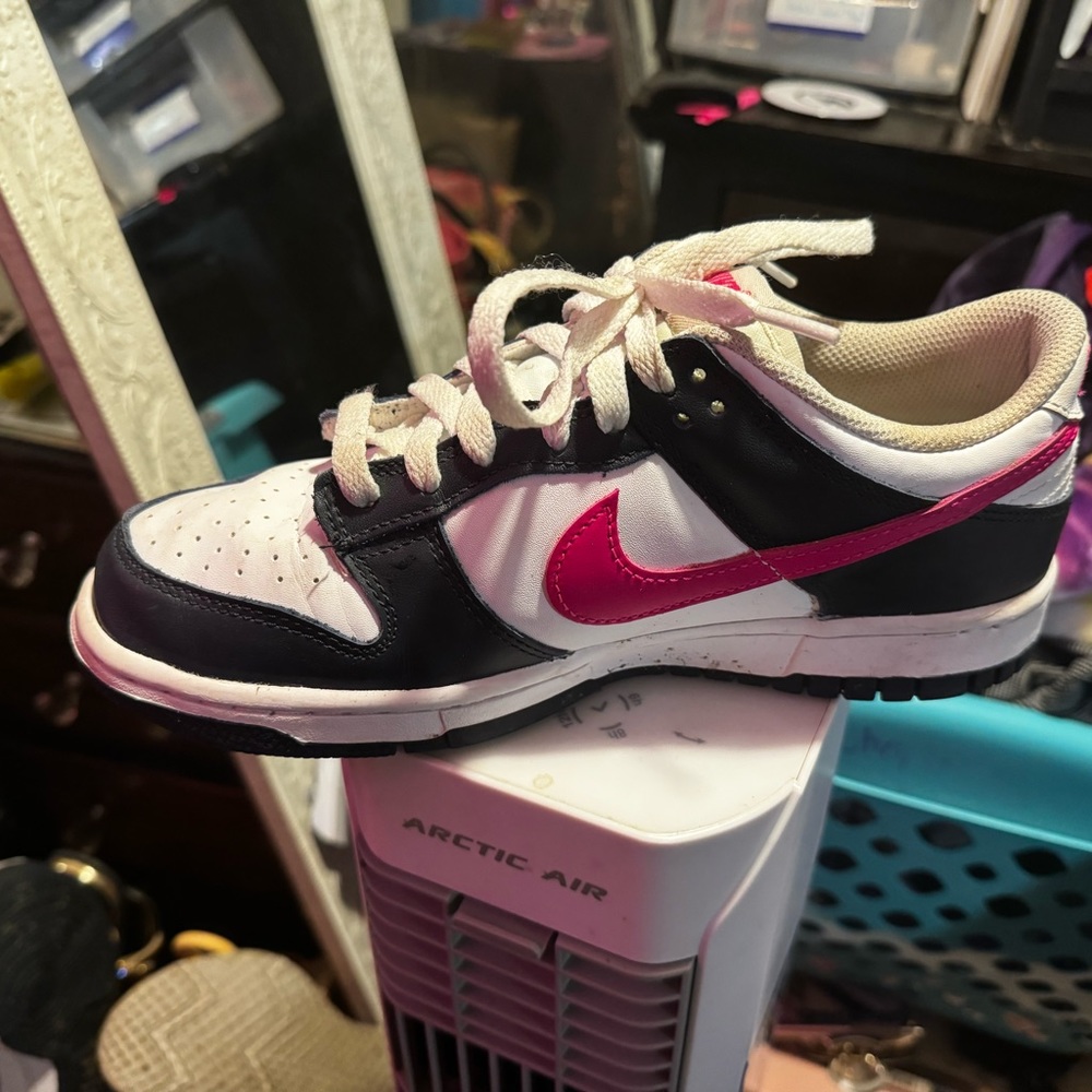 Nike youth 7 womens 8.5